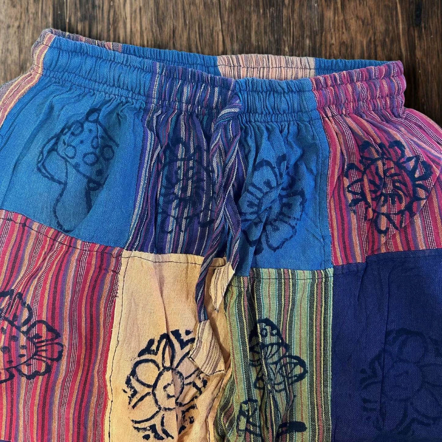 Hlače s Uzorkom Gljive - Nomad Sari Blok Print - Narančasti Tonovi - S/M